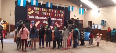 贊助當?shù)亻_學(xué)季慶?；顒?   border=