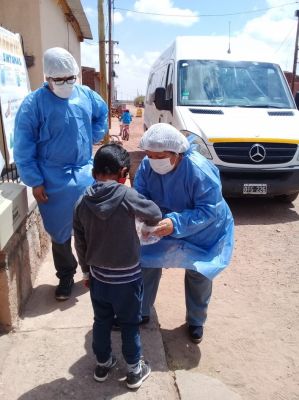 與當?shù)蒯t(yī)院合作，開展健康預(yù)防檢測